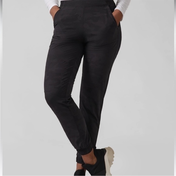 Athleta Jogger Brooklyn Pant Trouser Camo Athletic Black Blue Outdoor Athlesuire - Picture 1 of 15